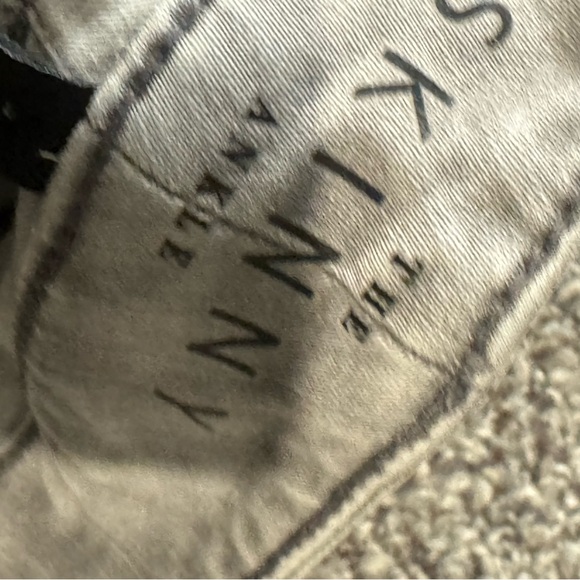 WHBM Stylish Gray High-Waisted moto Jeans - Picture 6 of 8